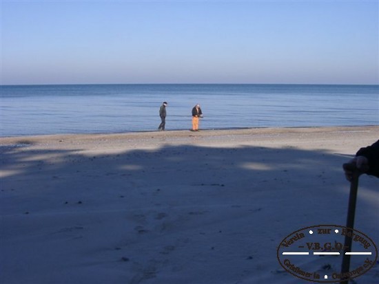 Das Arbeitsgebiet grenzt direkt an die Ostsee - schwer vorstellbar, das hier vor 60 Jahren viel Leid geschah