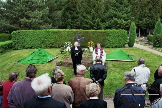 Beisetzung der 5 durch den VBGO e.V. geborgenen Soldaten auf dem Friedhof von Osterwieck
