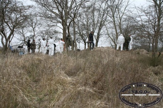 Die Grablage auf einem Hgel unweit eines ehemaligen Hafenbeckens